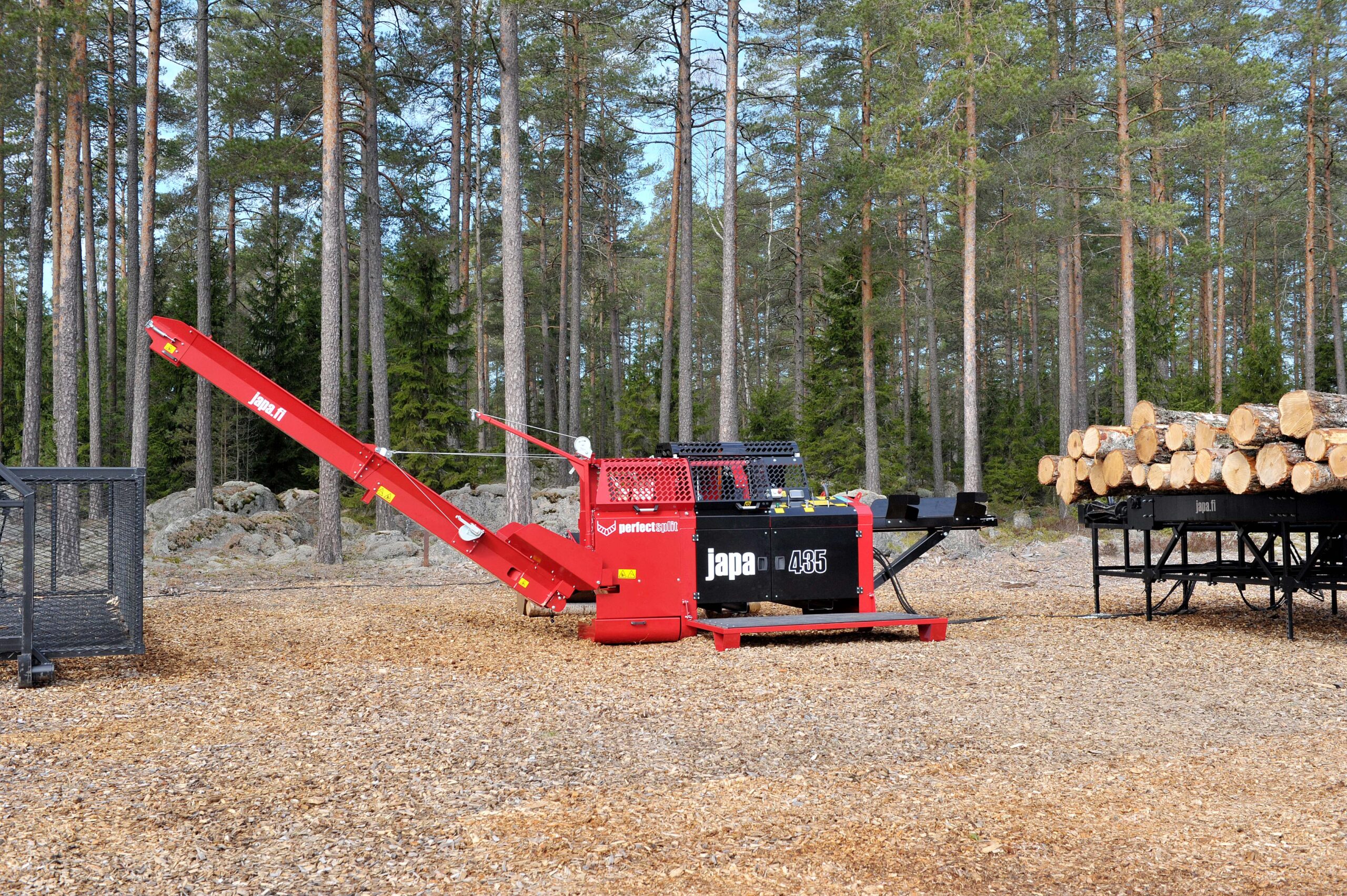 Japa 435 Professional Firewood Processor for Demanding Conditions